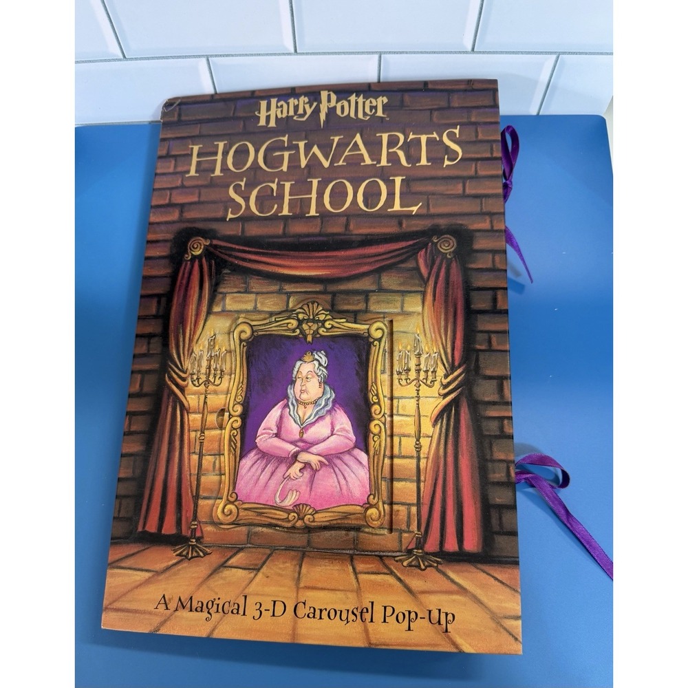 Harry Potter Hogwarts School Magical 3D Carousel Pop-Up Book 1st Print 2001 WB